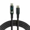 Câble USB-C 100W everActive CBB-1PD5L avec écran affichant la puissance de charge